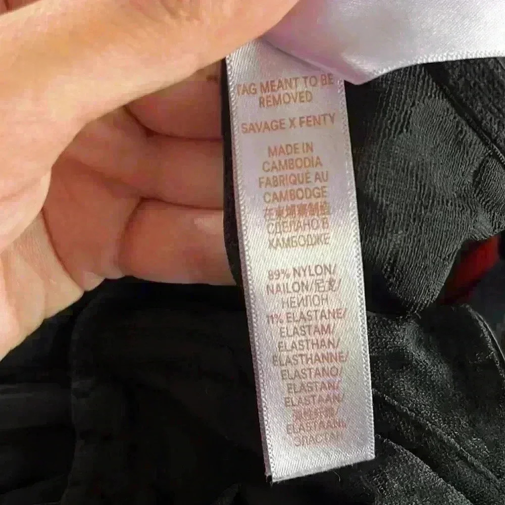 Savage X Fenty middle bow Lace Unlined Black Bra sz 34D - Picture 6 of 6
